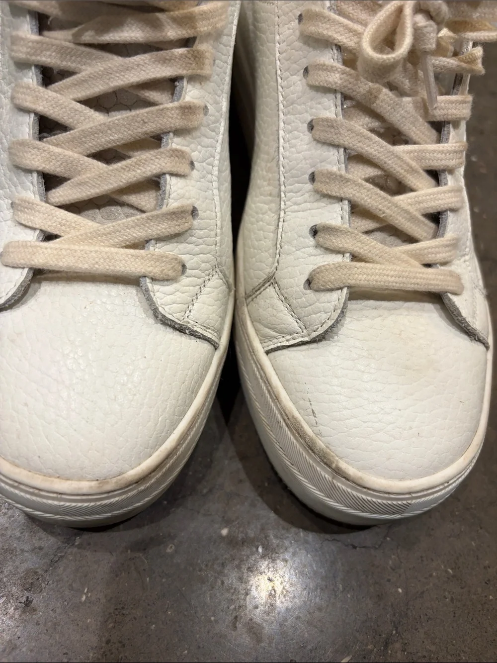 P448 Women’s Off white Laces & White Leather Low-Top Sneakers with Gray Heel